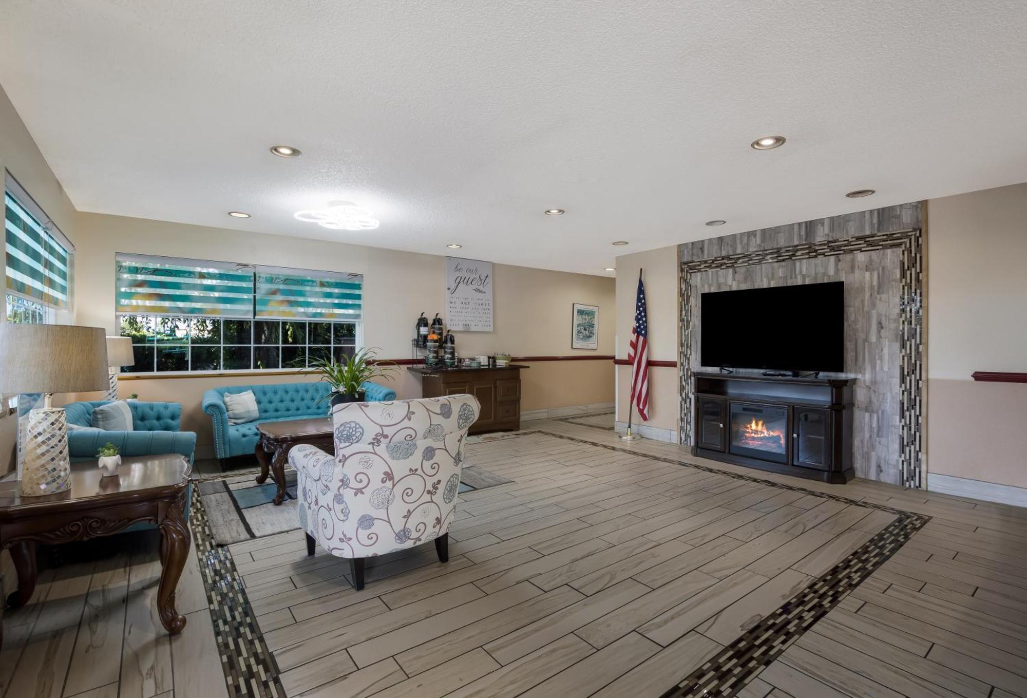 Quality Inn & Suites Medford Airport Extérieur photo